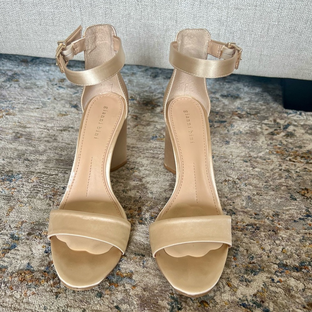 Gianni Bini Nude Chunky Heel Sandals - Picture 4 of 9